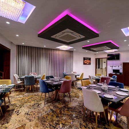 Sundex Hotel Thanjavur Bagian luar foto
