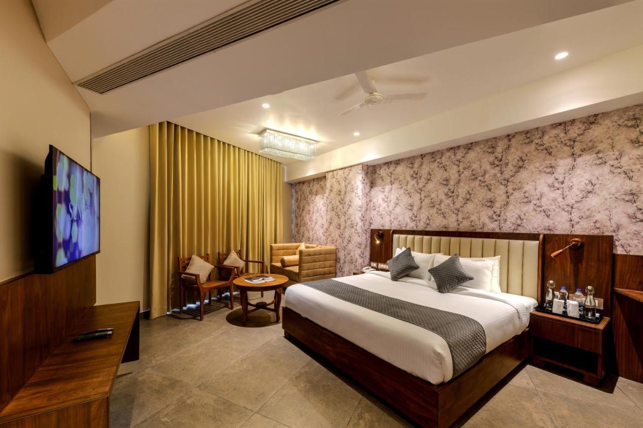 Sundex Hotel Thanjavur Bagian luar foto