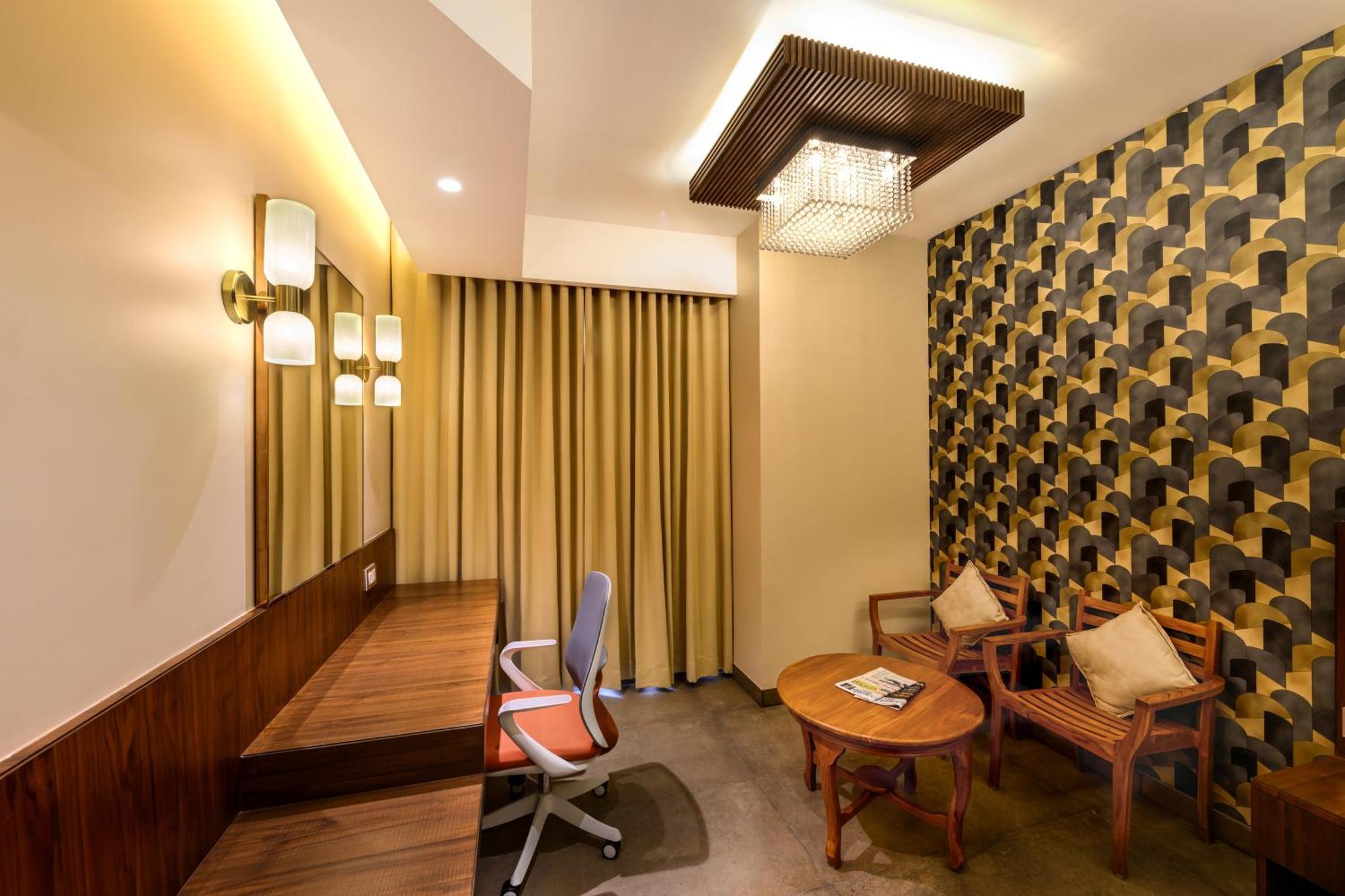 Sundex Hotel Thanjavur Bagian luar foto