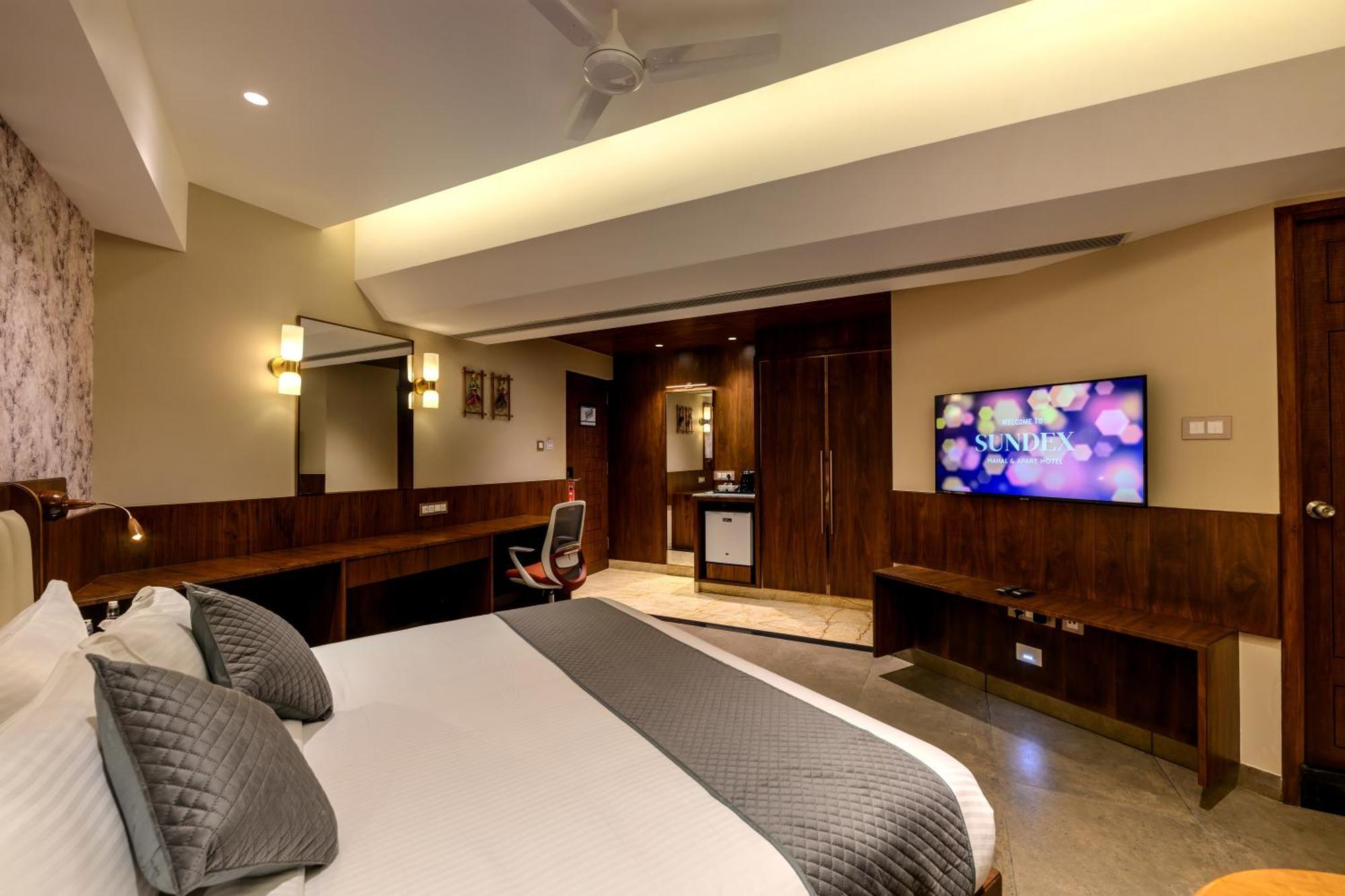 Sundex Hotel Thanjavur Bagian luar foto